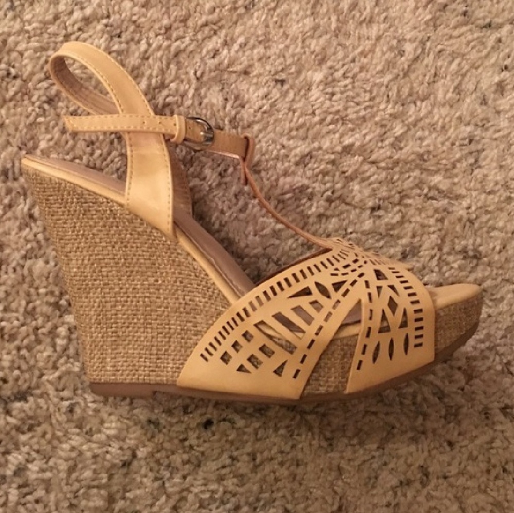 Wedge - Picture 2 of 2